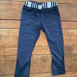Lululemon Run Inspire Crop II size 6